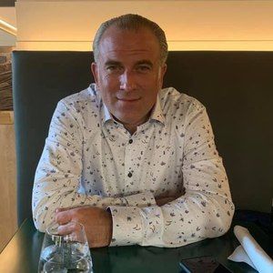 Meet your Posher, Derek